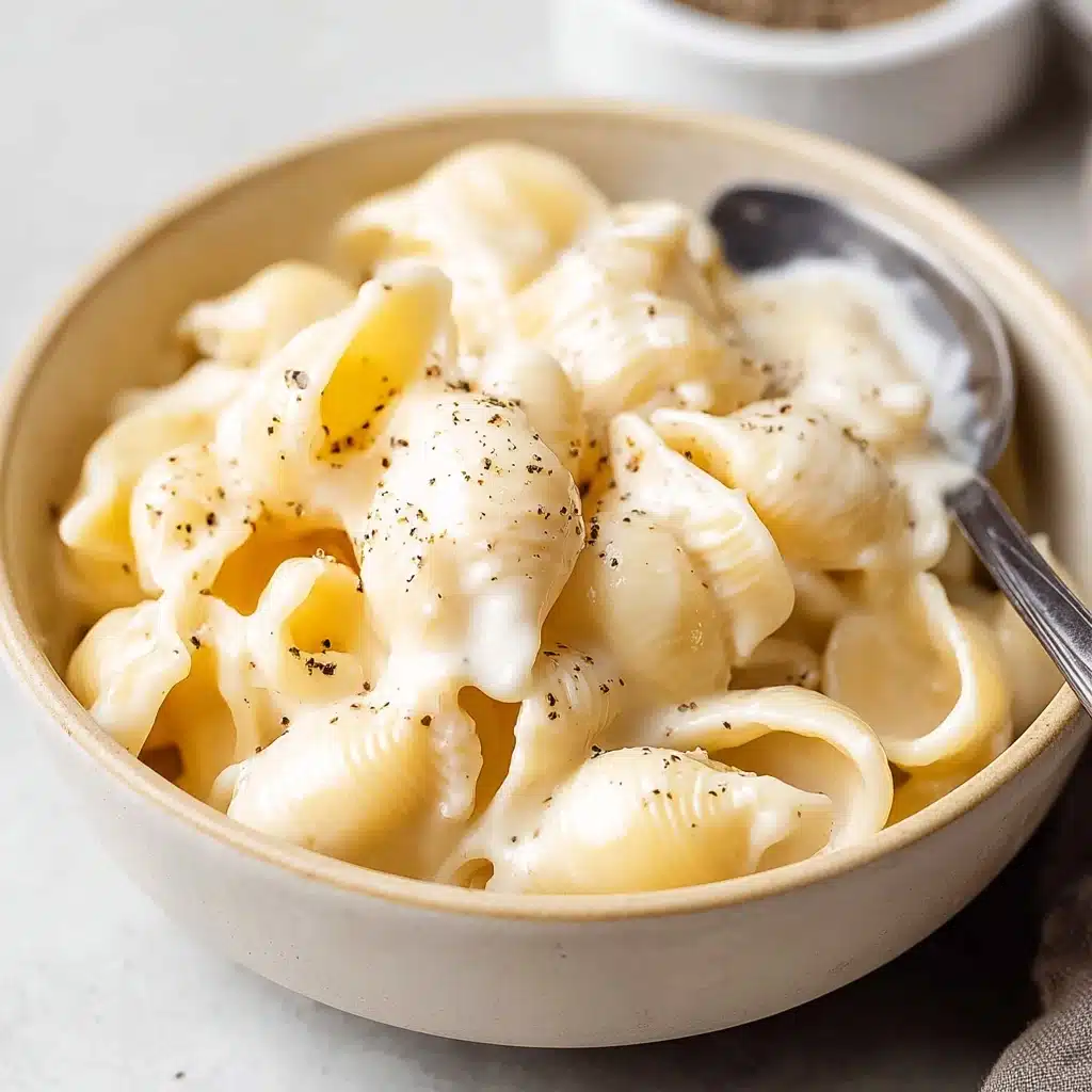 Creamy White Cheddar Mac and Cheese Recipe